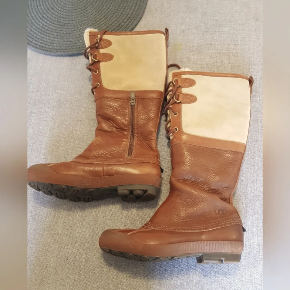 UGG waterproof shearling lined boots - Picture 1 of 14